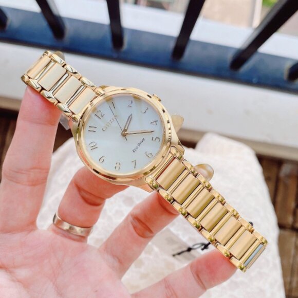 New Citizen Womens Gold 35mm Watch! WOW!